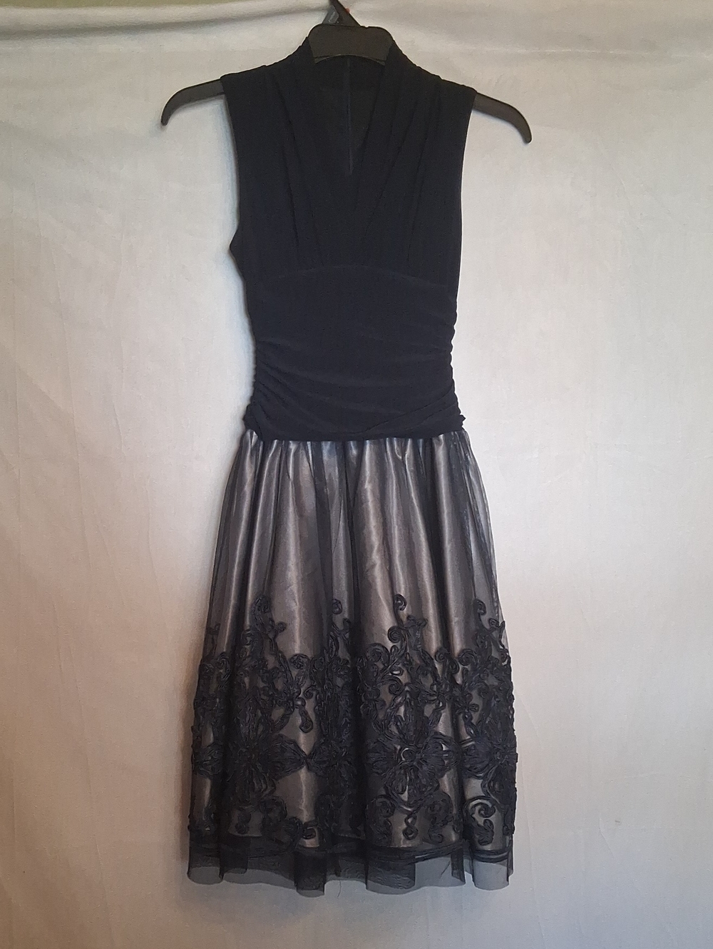 Slny Elegant Blue  Sleeveless Lace-Appliqué Dress Size 2